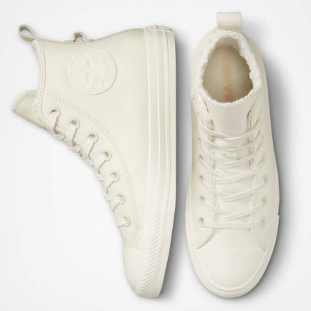 CONVERSE | Soft Pebbled Leather Sherpa Hi-Top Sneakers‎ Off-White | Size 5.5